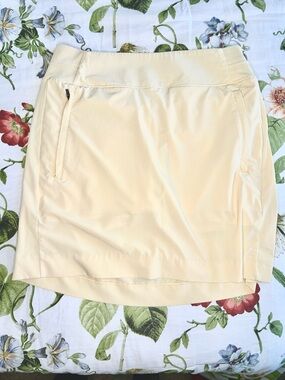 Athleta Brooklyn Tennis Skort in Butter Yellow